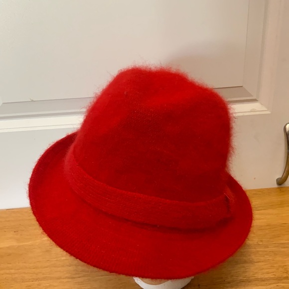 Something Special SS LA Hat Womens Red Bucket 80% Angora 20% Nylon Fuzzy Cloche - Picture 6 of 6